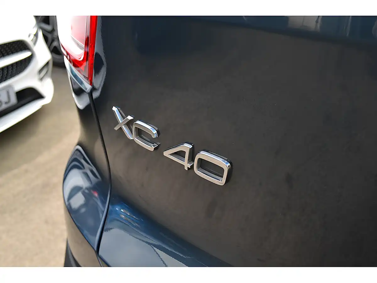 Used 2020 Volvo XC40 Inscription Pro Denim Blue - Interior and Exterior details 13
