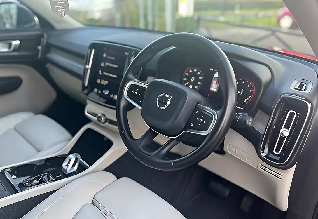 Used 2020 Volvo XC40 Inscription Pro Denim Blue - Interior and Exterior details 12