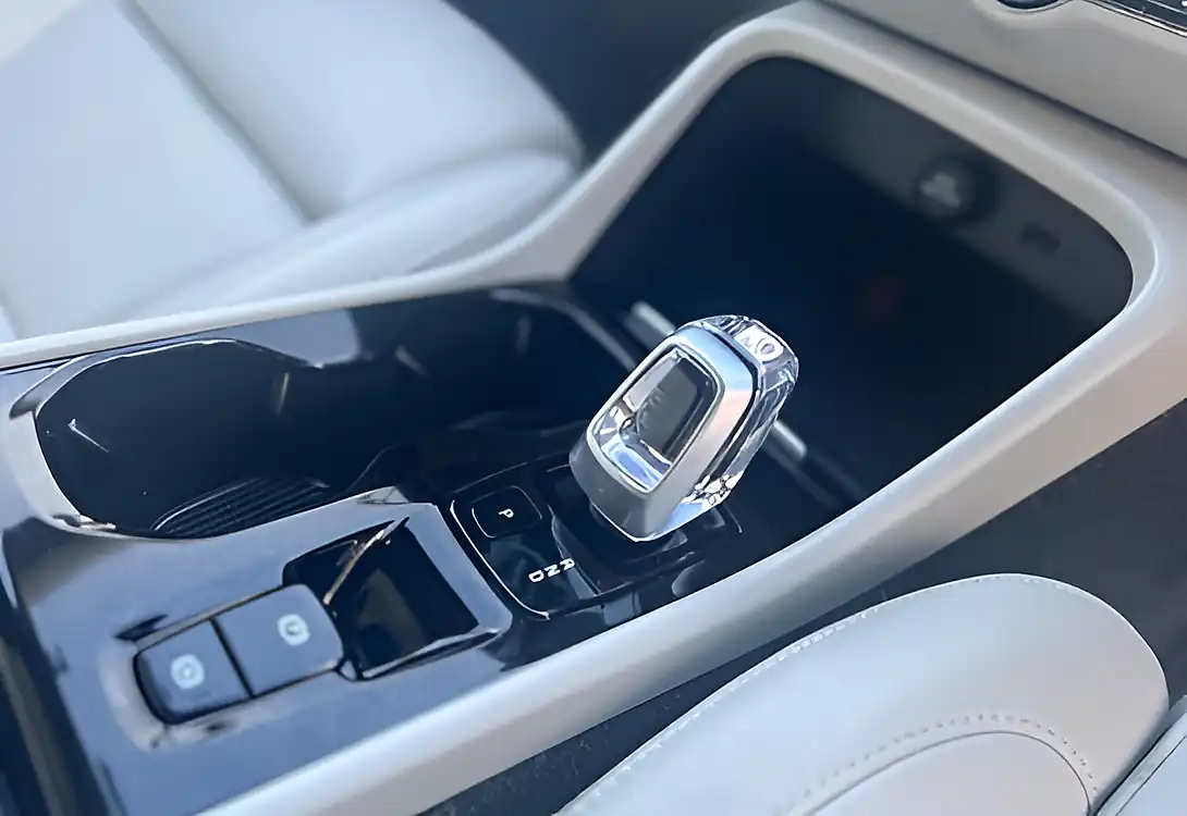 Used 2020 Volvo XC40 Inscription Pro Denim Blue - Interior and Exterior details 13