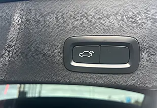 Used 2020 Volvo XC40 Inscription Pro Denim Blue - Interior and Exterior details 19