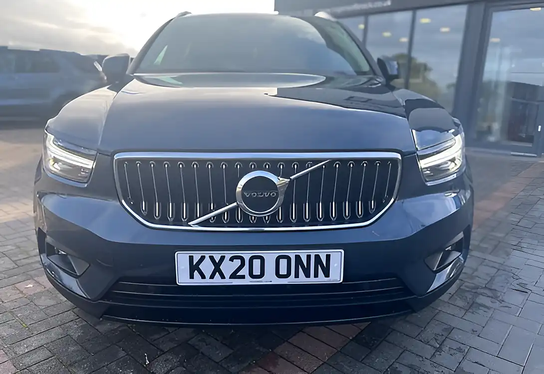 Used 2020 Volvo XC40 Inscription Pro Denim Blue - Interior and Exterior details 8