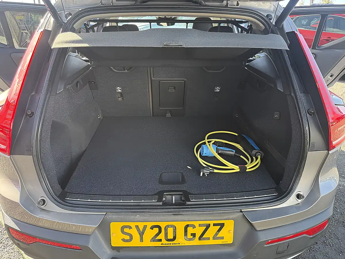 Used 2020 Volvo XC40 Inscription Pro Pebble Grey - Interior and Exterior details 10