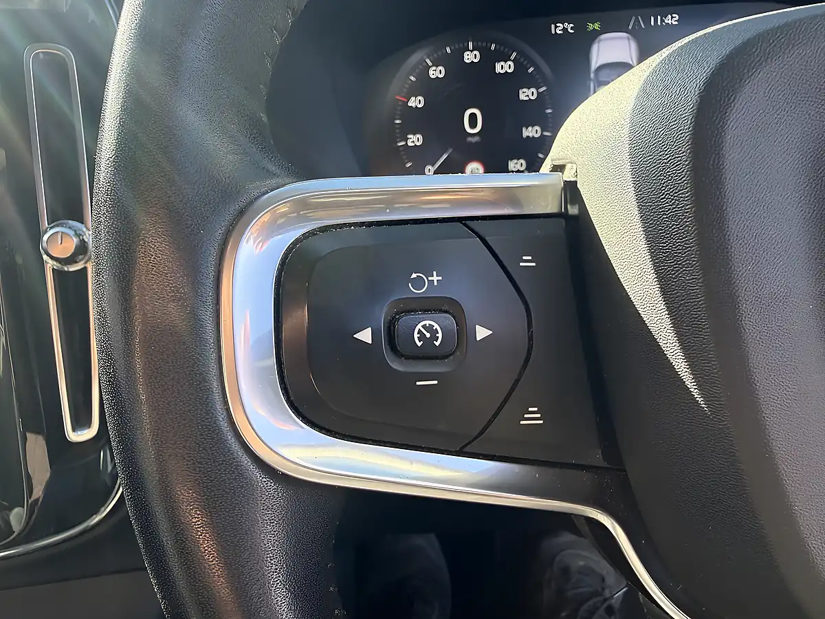 Used 2020 Volvo XC40 Inscription Pro Pebble Grey - Interior and Exterior details 19