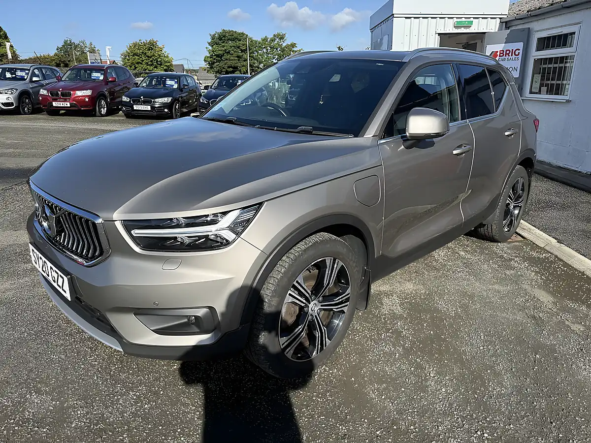 Used 2020 Volvo XC40 Inscription Pro Pebble Grey - Interior and Exterior details 3