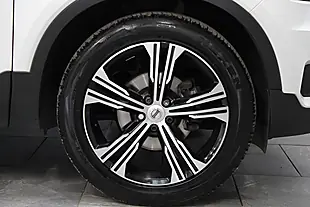 Used 2020 Volvo XC40 Inscription Pro White - Interior and Exterior details 16
