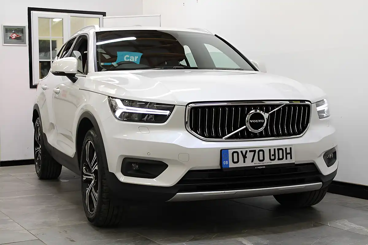 Used 2020 Volvo XC40 Inscription Pro White - Interior and Exterior details 8