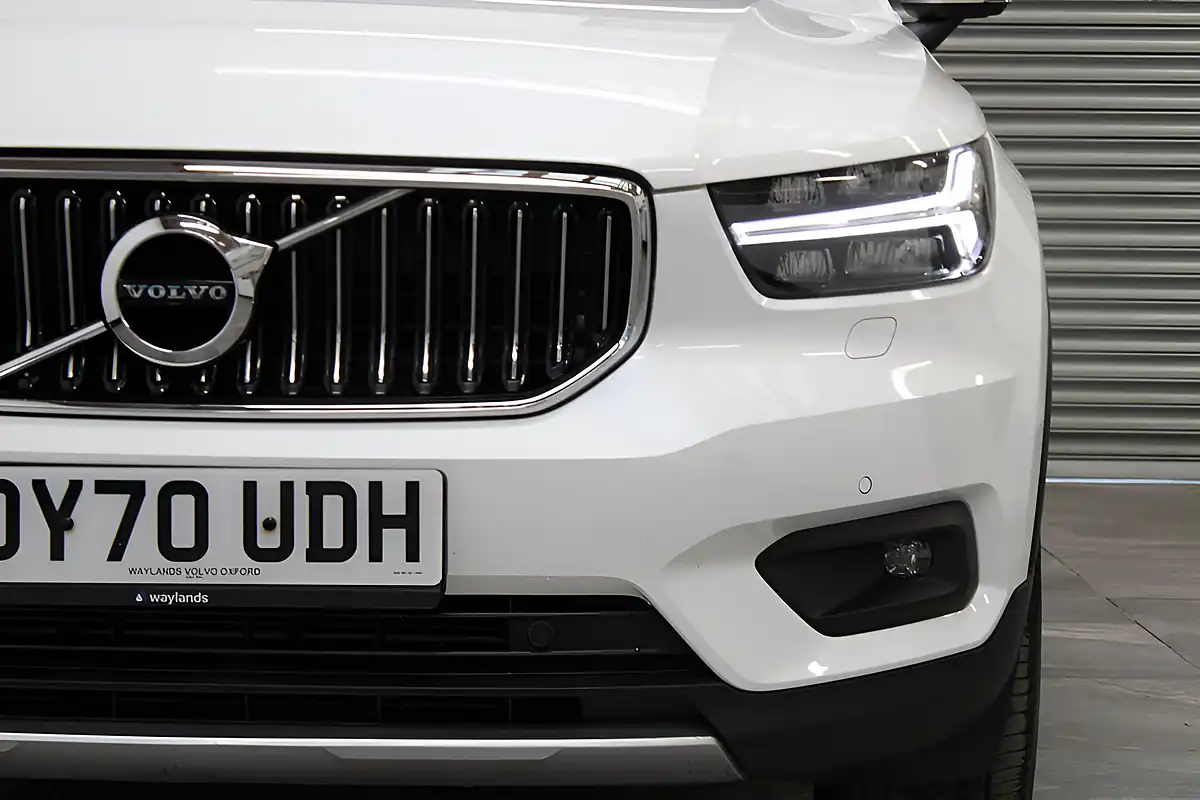 Used 2020 Volvo XC40 Inscription Pro White - Interior and Exterior details 9