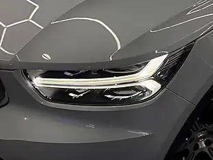 Used 2020 Volvo XC40 Inscription Silver - Interior and Exterior details 12