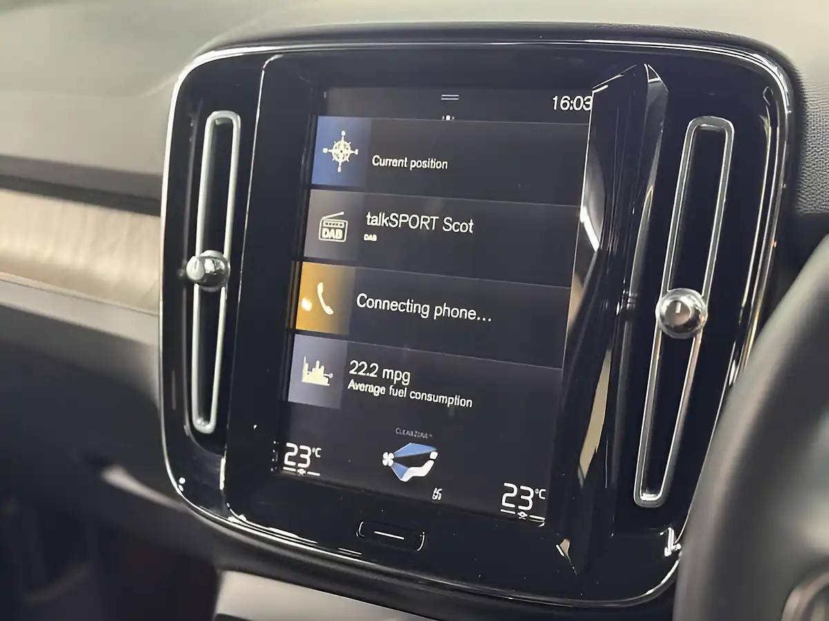 Used 2020 Volvo XC40 Inscription Silver - Interior and Exterior details 15
