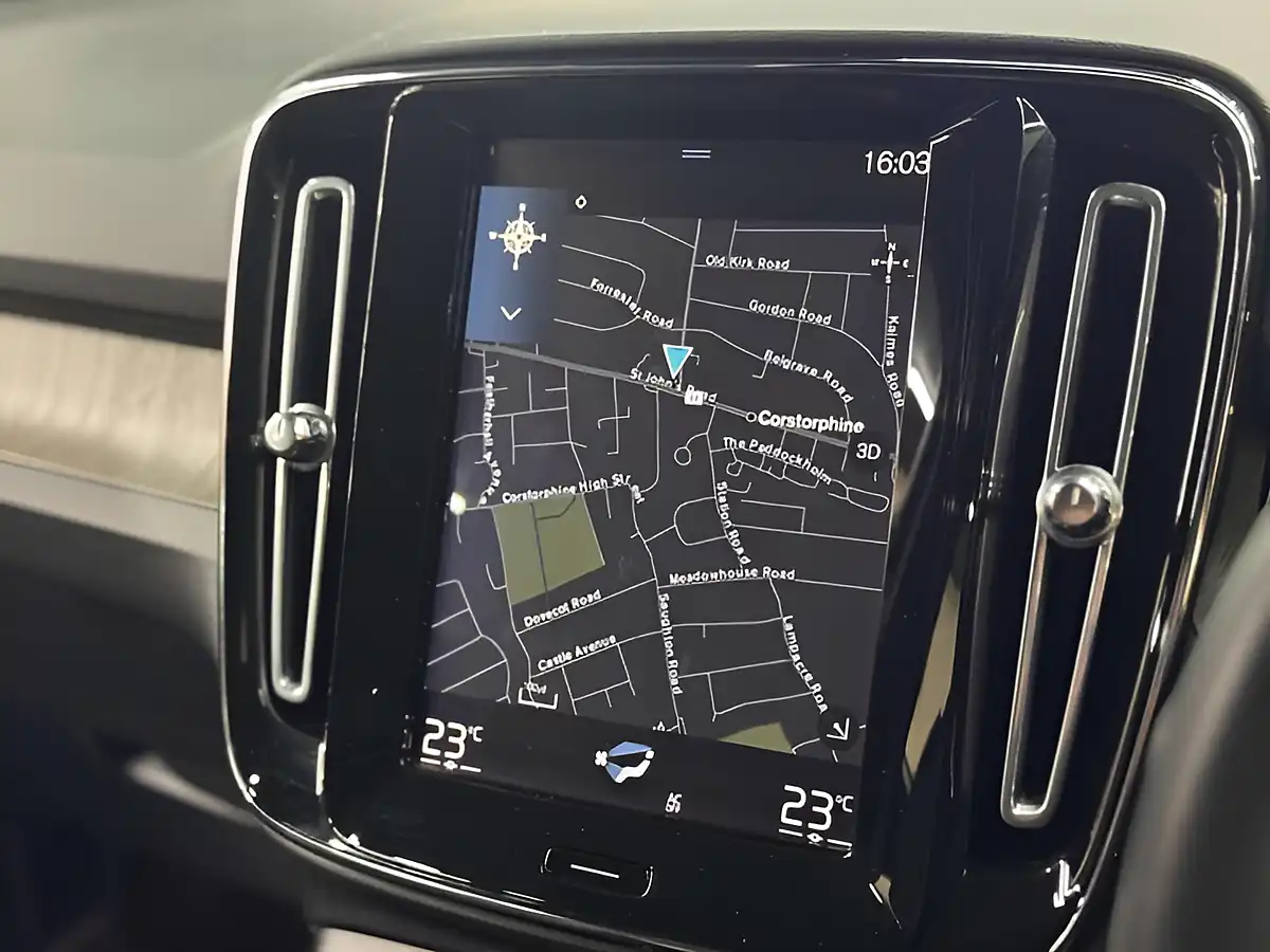 Used 2020 Volvo XC40 Inscription Silver - Interior and Exterior details 16