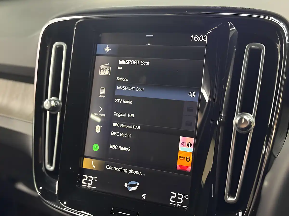 Used 2020 Volvo XC40 Inscription Silver - Interior and Exterior details 17