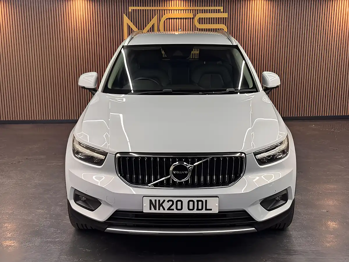Used 2020 Volvo XC40 Inscription Silver - Interior and Exterior details 3