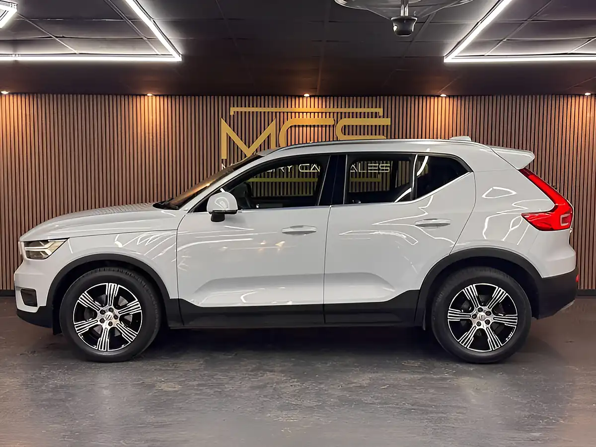 Used 2020 Volvo XC40 Inscription Silver - Interior and Exterior details 5