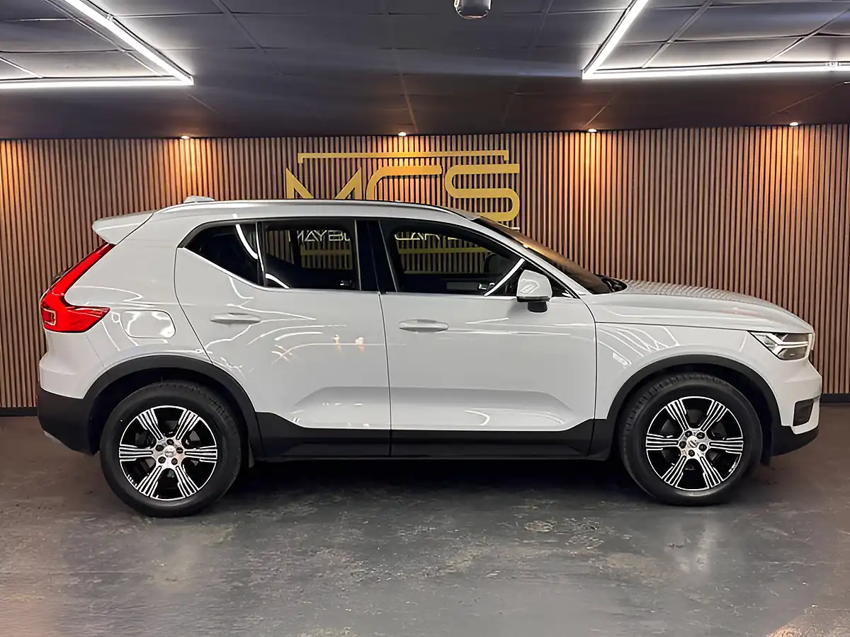 Used 2020 Volvo XC40 Inscription Silver - Interior and Exterior details 8