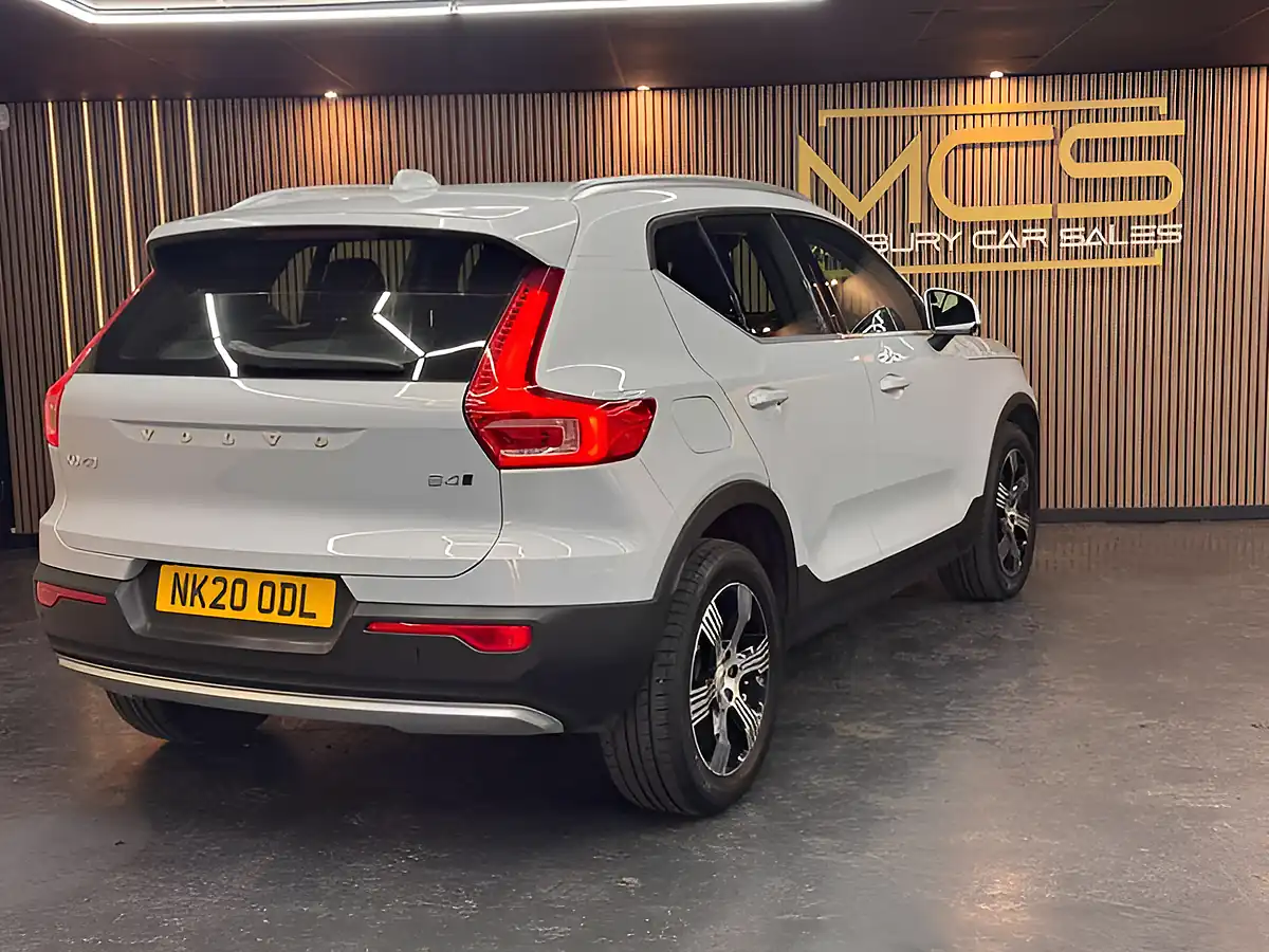 Used 2020 Volvo XC40 Inscription Silver - Interior and Exterior details 9
