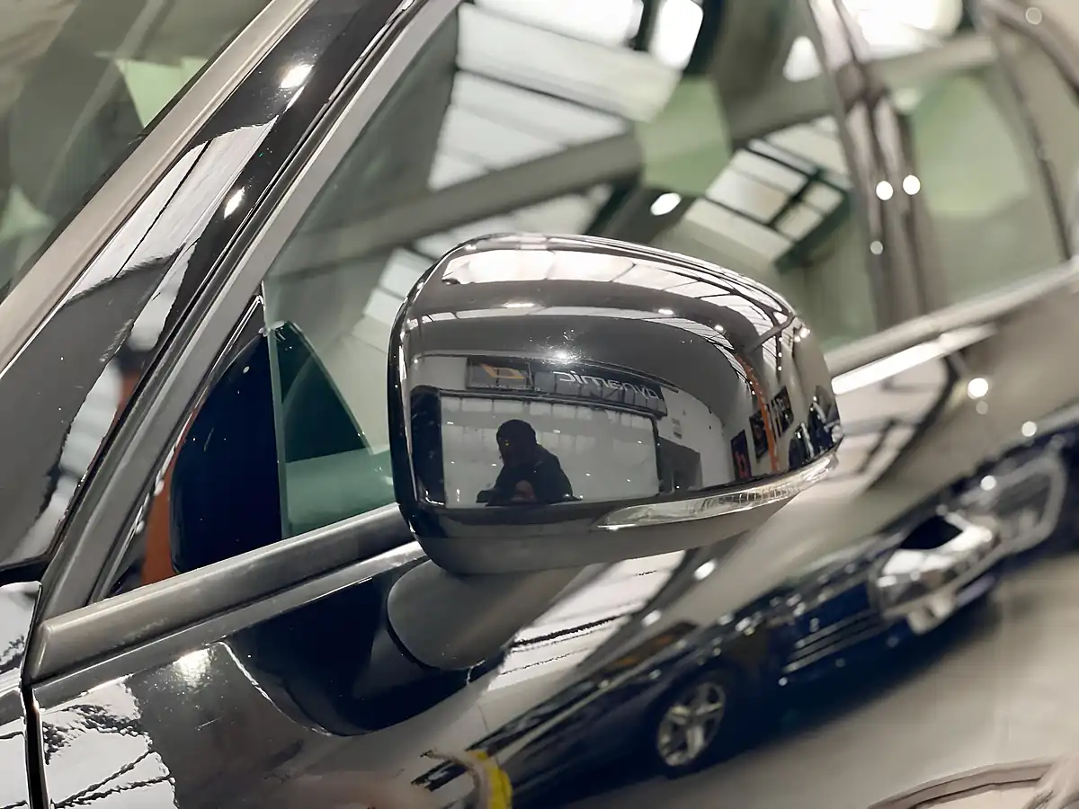 Used 2020 Volvo XC40 Momentum Black - Interior and Exterior details 13
