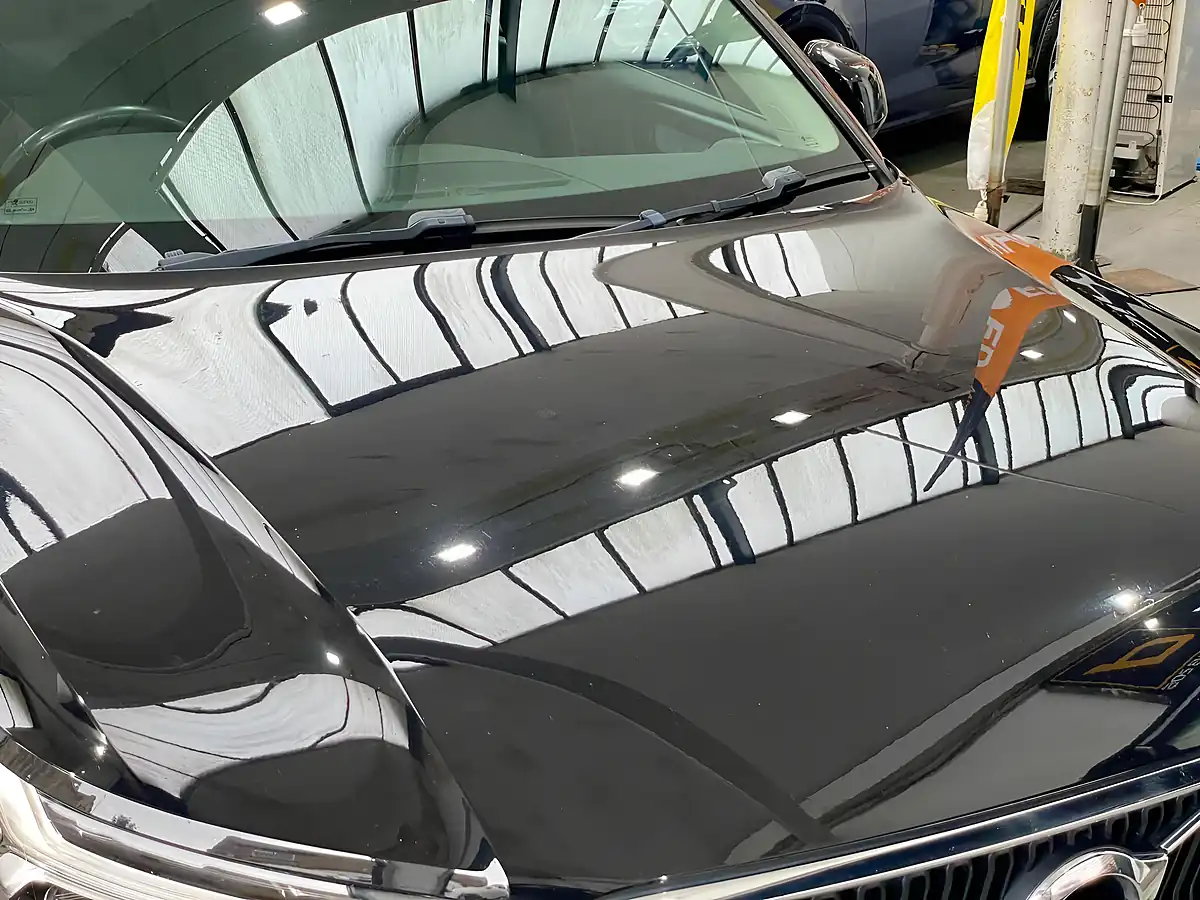 Used 2020 Volvo XC40 Momentum Black - Interior and Exterior details 14