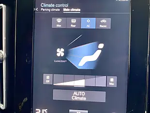 Used 2020 Volvo XC40 Momentum Black - Interior and Exterior details 19