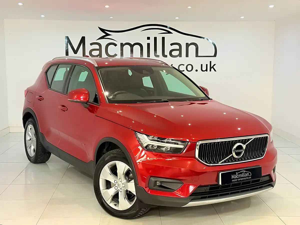 Used 2020 Volvo XC40 Momentum Pro Red - Interior and Exterior details 4