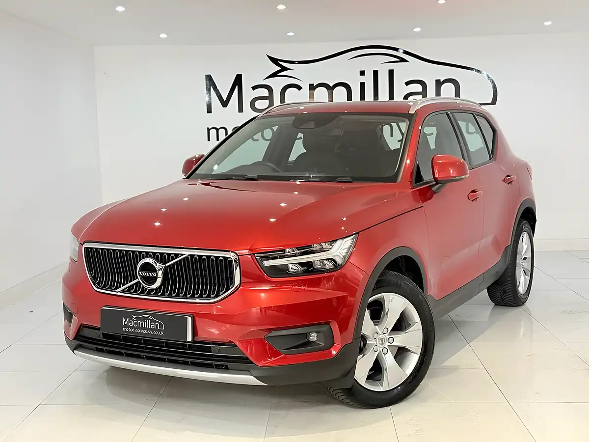 Used 2020 Volvo XC40 Momentum Pro Red - Interior and Exterior details 6