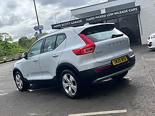 Used 2020 Volvo XC40 Momentum Silver - Interior and Exterior details 4