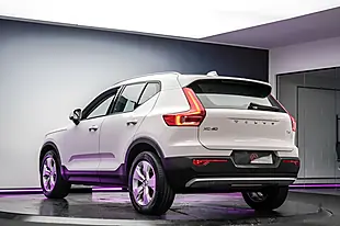 Used 2020 Volvo XC40 Momentum White - Interior and Exterior details 15