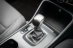 Used 2020 Volvo XC40 Momentum White - Interior and Exterior details 17