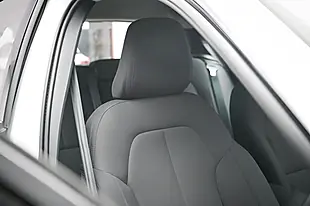 Used 2020 Volvo XC40 Momentum White - Interior and Exterior details 4