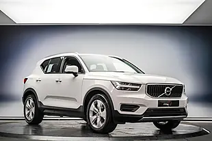 Used 2020 Volvo XC40 Momentum White - Interior and Exterior details 6