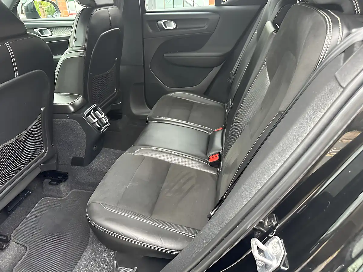 Used 2020 Volvo XC40 R-Design Black - Interior and Exterior details 14