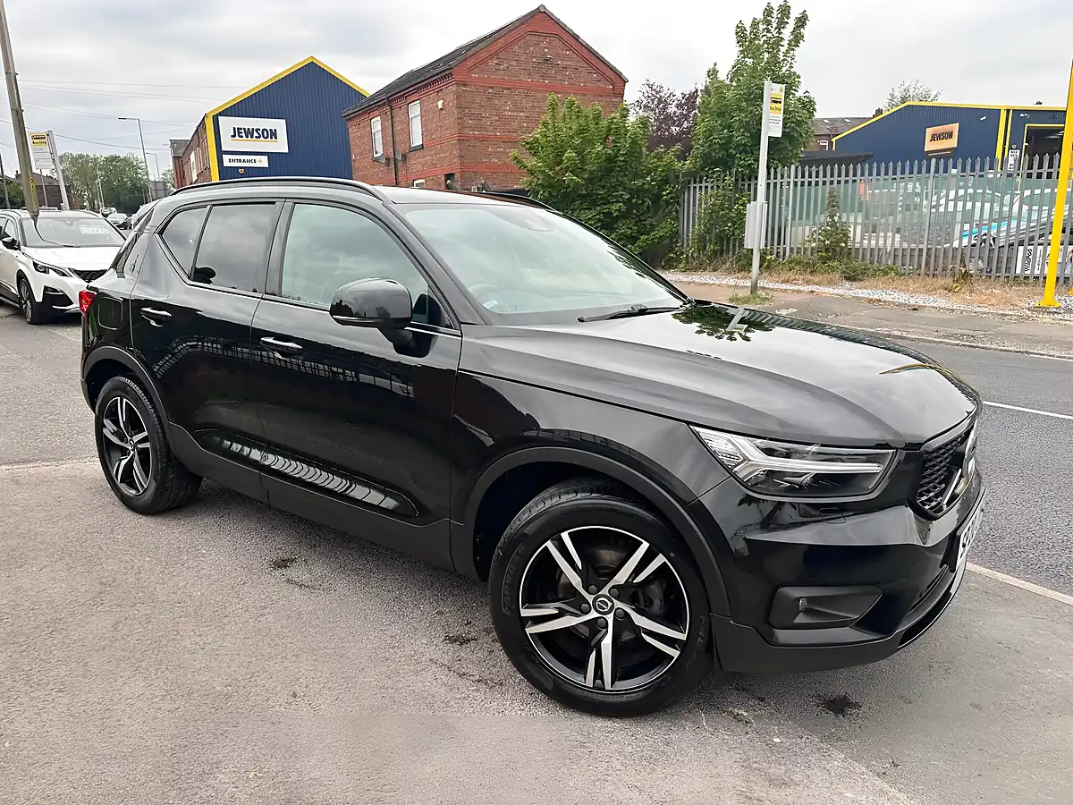 Used 2020 Volvo XC40 R-Design Black - Interior and Exterior details 5