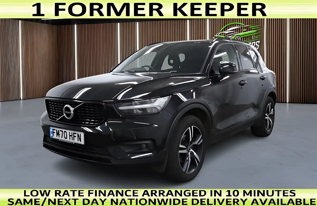 Used 2020 Volvo XC40 R-Design Black - Front View