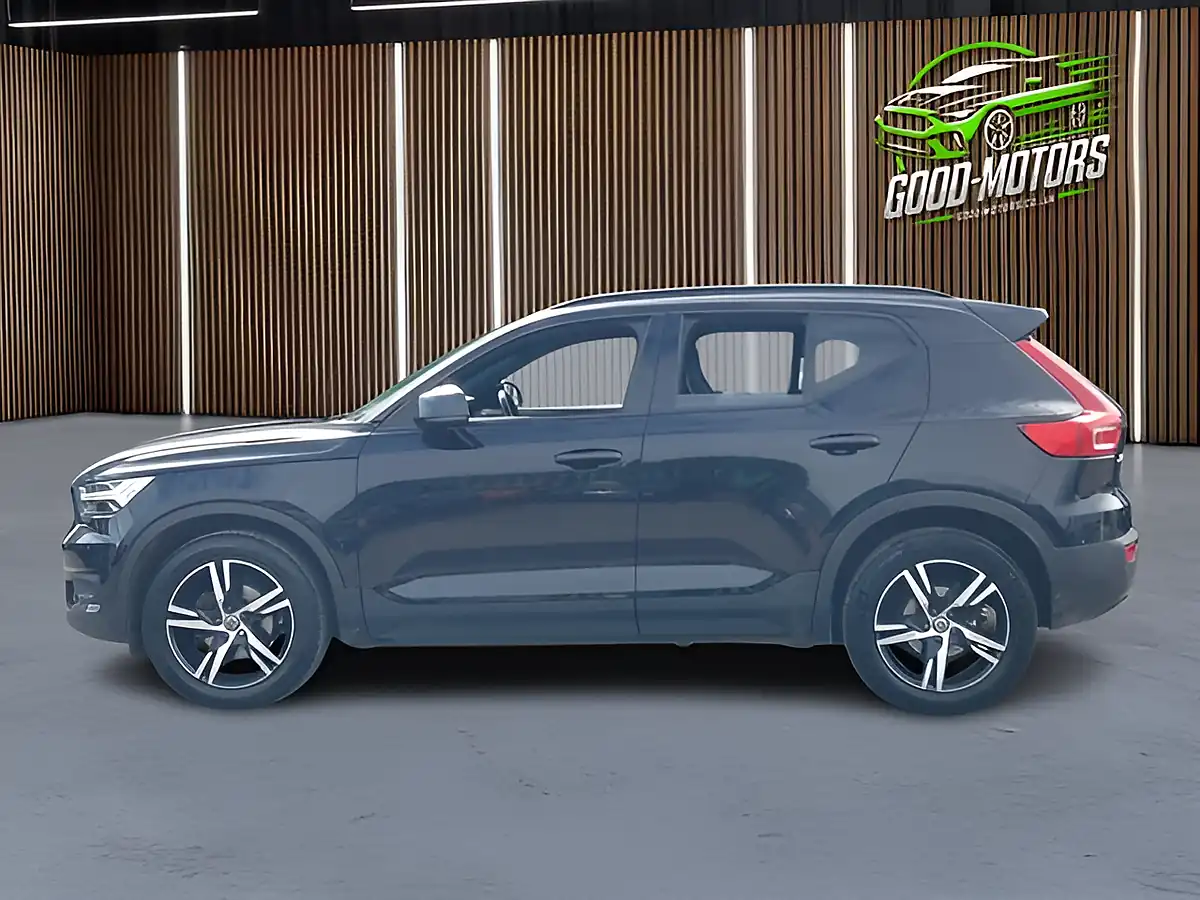Used 2020 Volvo XC40 R-Design Black - Interior and Exterior details 11