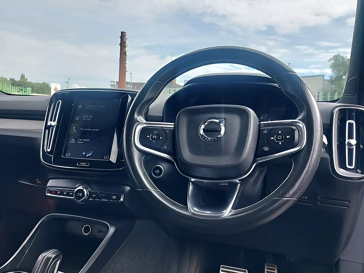 Used 2020 Volvo XC40 R-Design Black - Interior and Exterior details 13