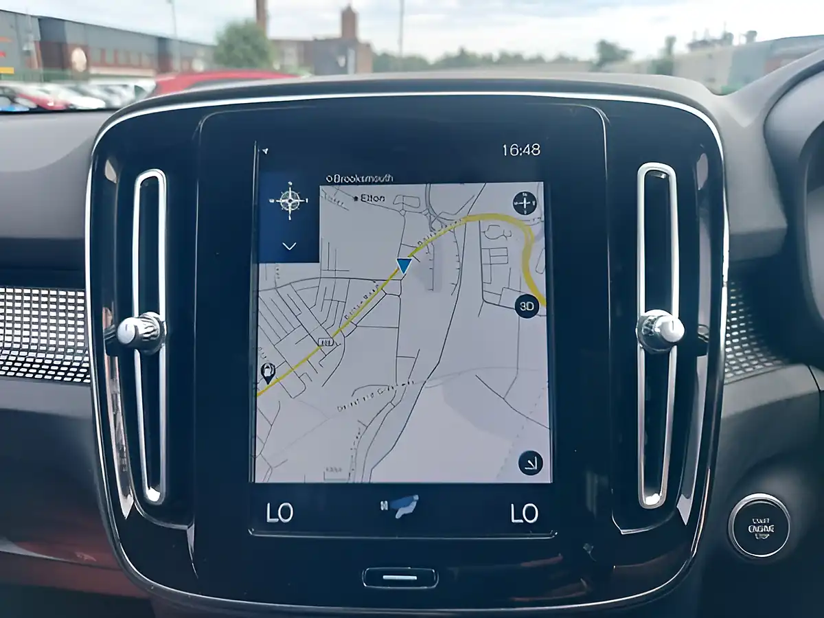 Used 2020 Volvo XC40 R-Design Black - Interior and Exterior details 18