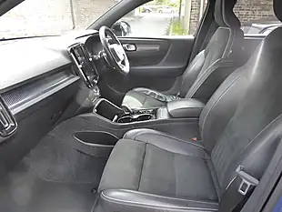 Used 2020 Volvo XC40 R-Design Blue - Interior and Exterior details 12