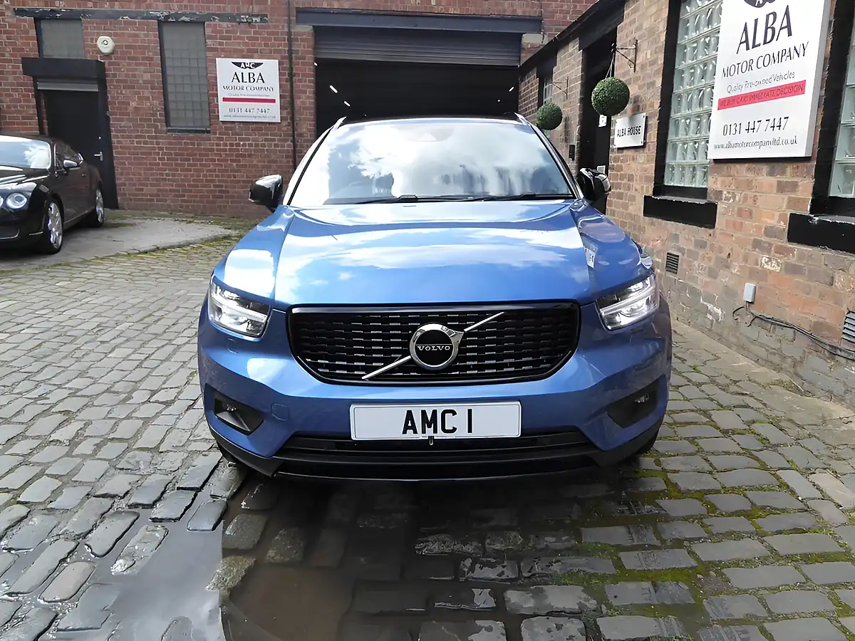 Used 2020 Volvo XC40 R-Design Blue - Interior and Exterior details 2