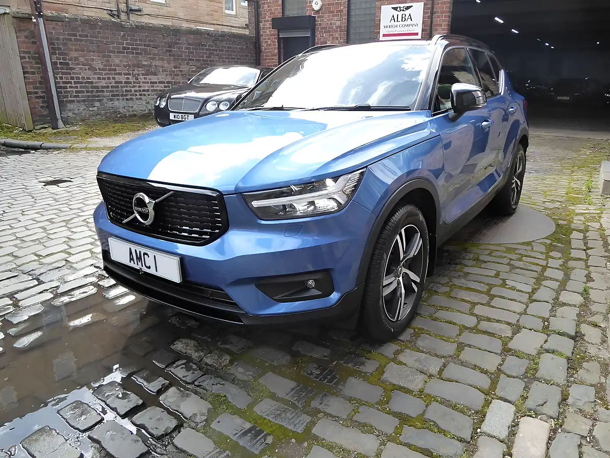 Used 2020 Volvo XC40 R-Design Blue - Interior and Exterior details 3