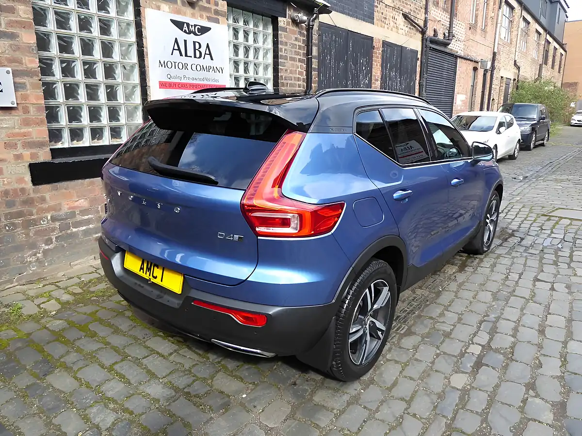 Used 2020 Volvo XC40 R-Design Blue - Interior and Exterior details 6