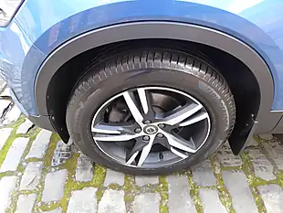 Used 2020 Volvo XC40 R-Design Blue - Interior and Exterior details 9