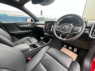 Used 2020 Volvo XC40 R-Design Fusion Red - Interior and Exterior details 15
