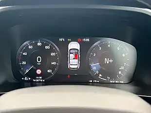 Used 2020 Volvo XC40 R-Design Fusion Red - Interior and Exterior details 18
