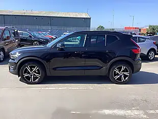 Used 2020 Volvo XC40 R-Design Onyx Black - Interior and Exterior details 11