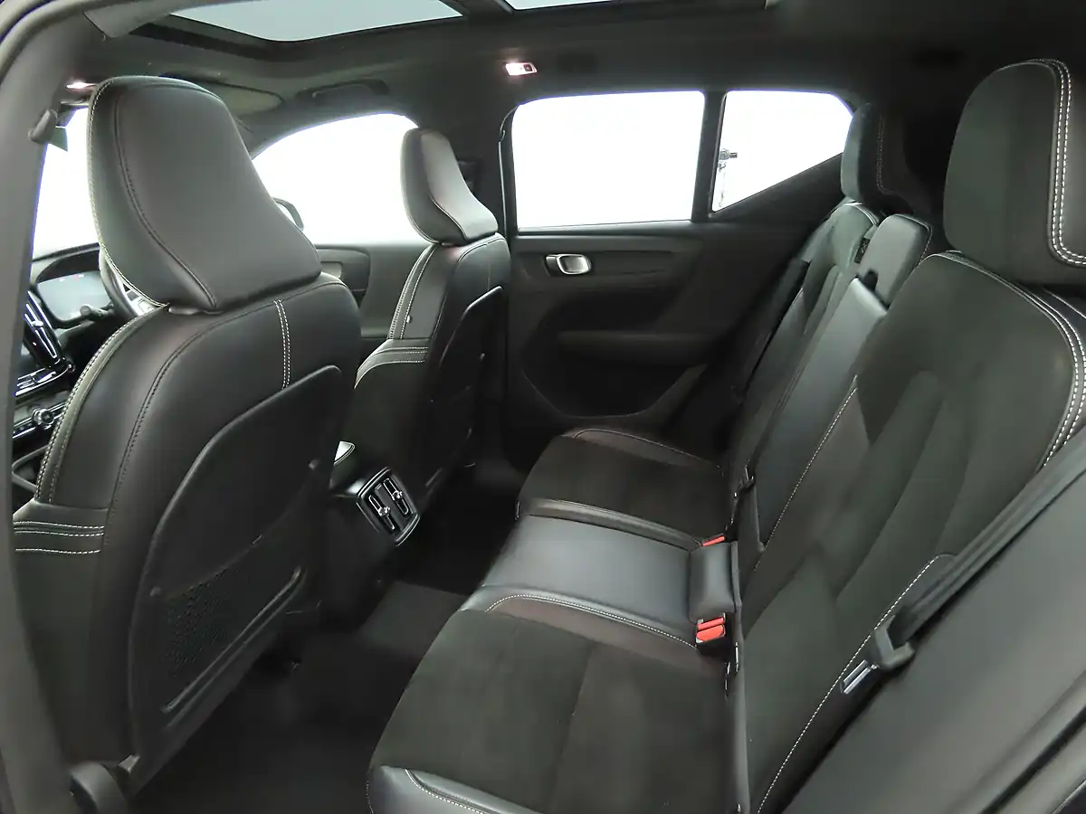 Used 2020 Volvo XC40 R-Design Pro Black - Interior and Exterior details 10