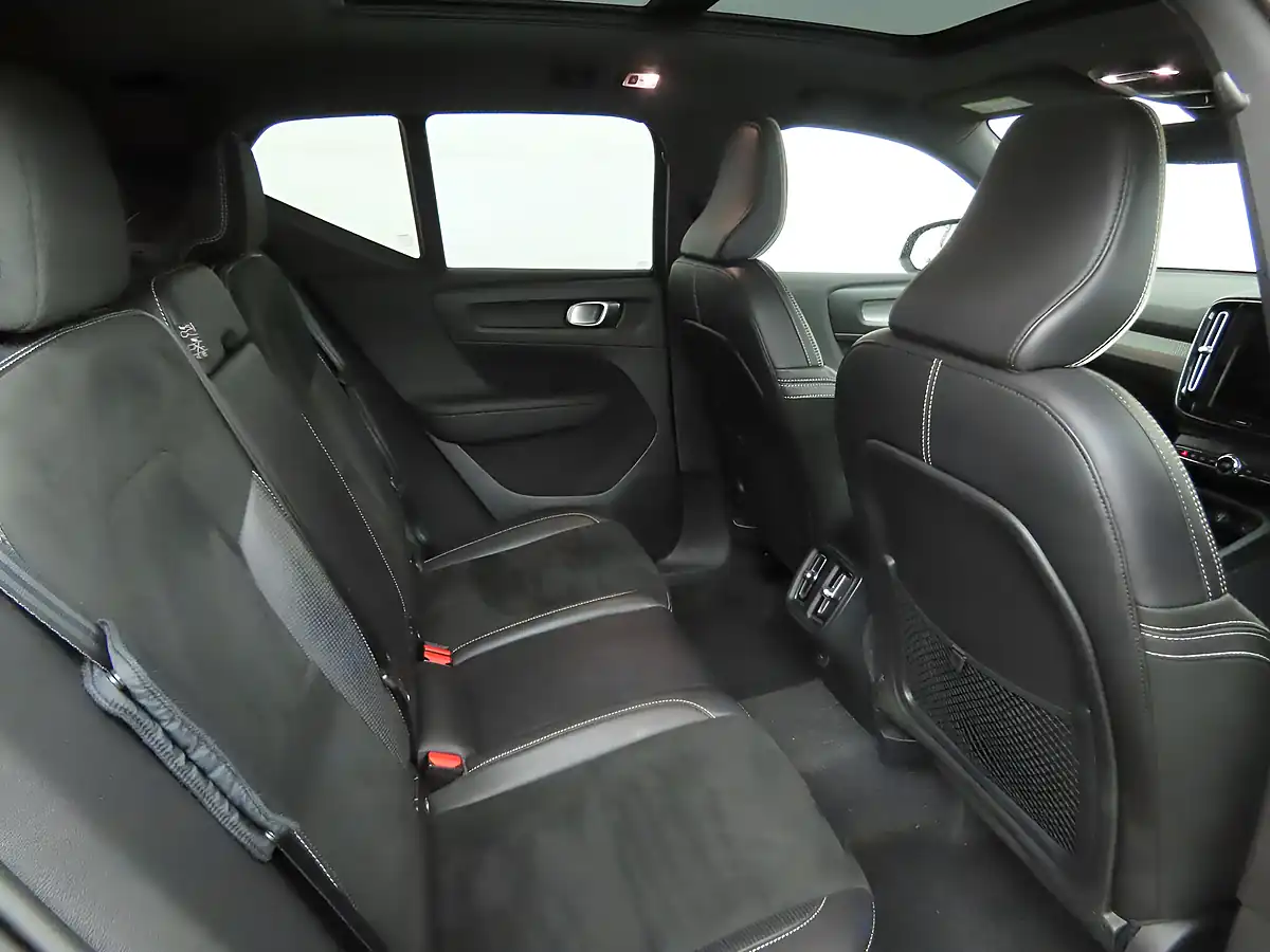 Used 2020 Volvo XC40 R-Design Pro Black - Interior and Exterior details 11