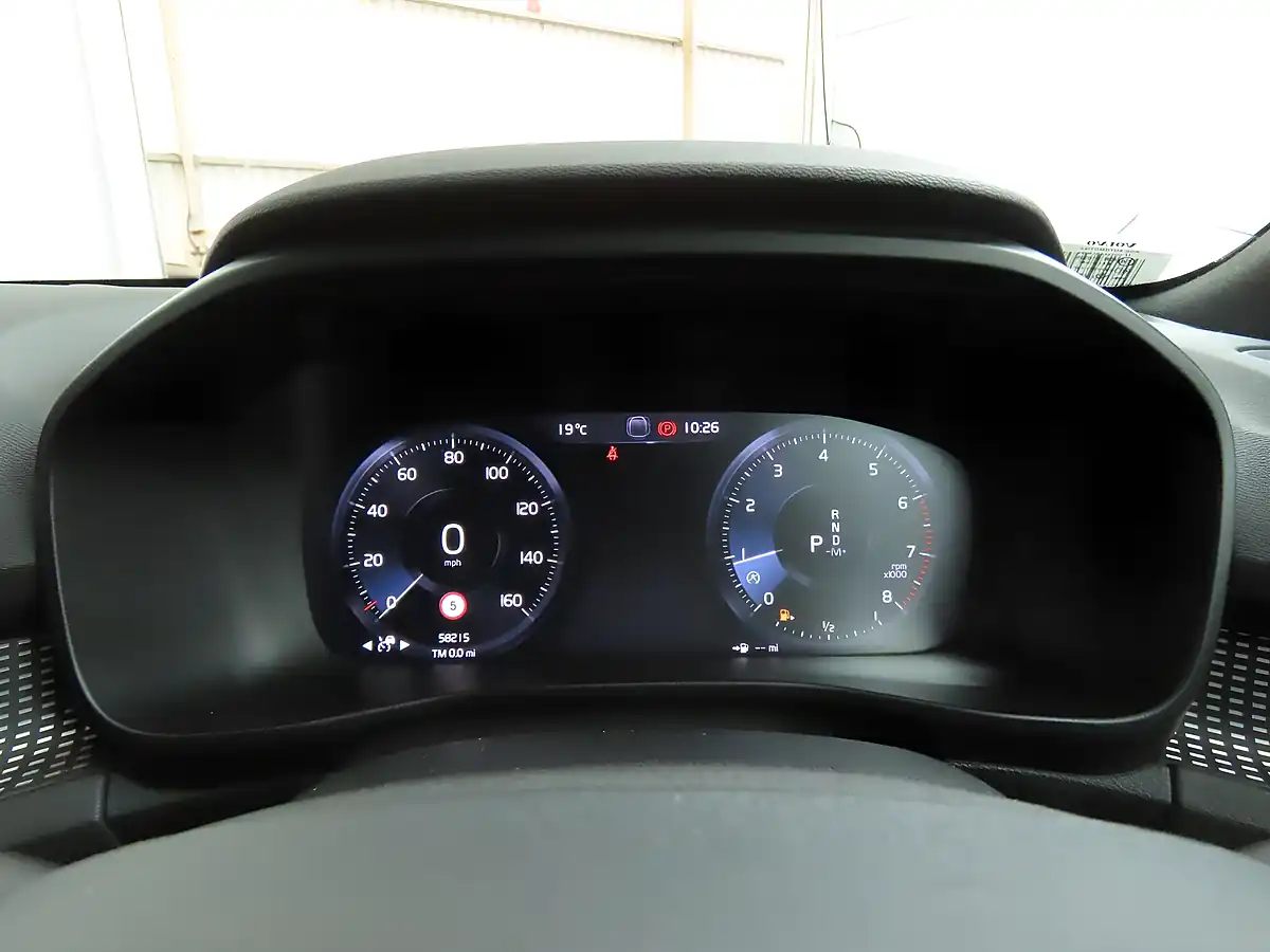Used 2020 Volvo XC40 R-Design Pro Black - Interior and Exterior details 7