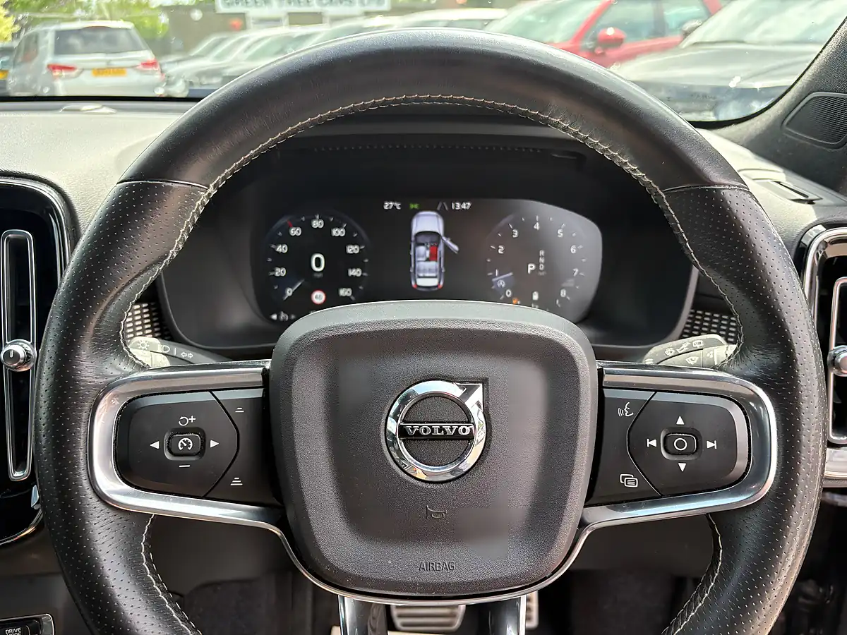 Used 2020 Volvo XC40 R-Design Pro Black - Interior and Exterior details 11