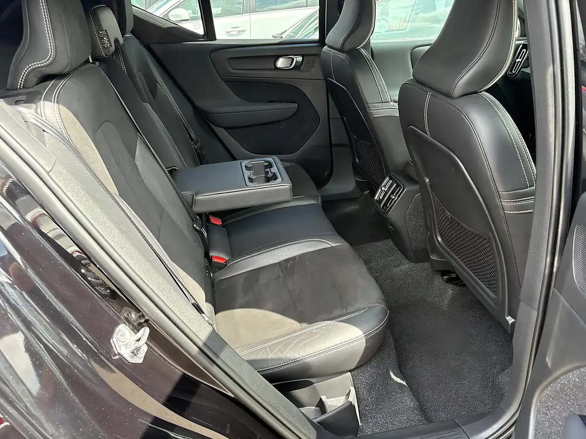 Used 2020 Volvo XC40 R-Design Pro Black - Interior and Exterior details 19
