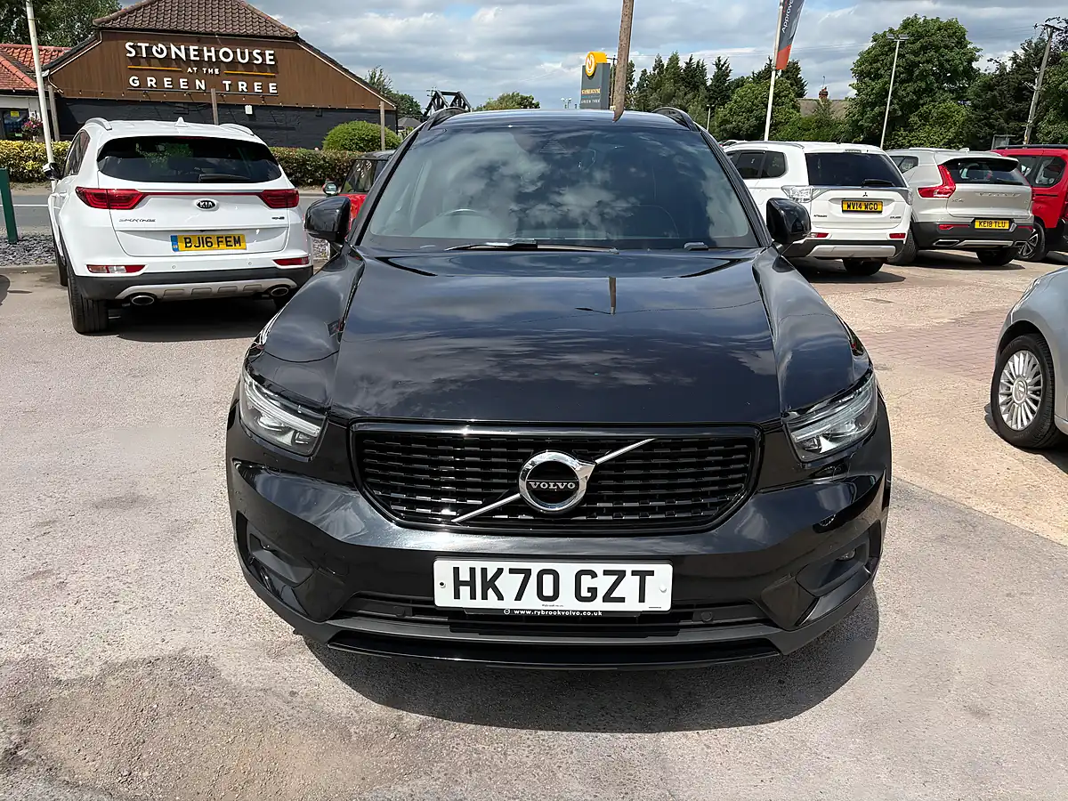 Used 2020 Volvo XC40 R-Design Pro Black - Interior and Exterior details 5