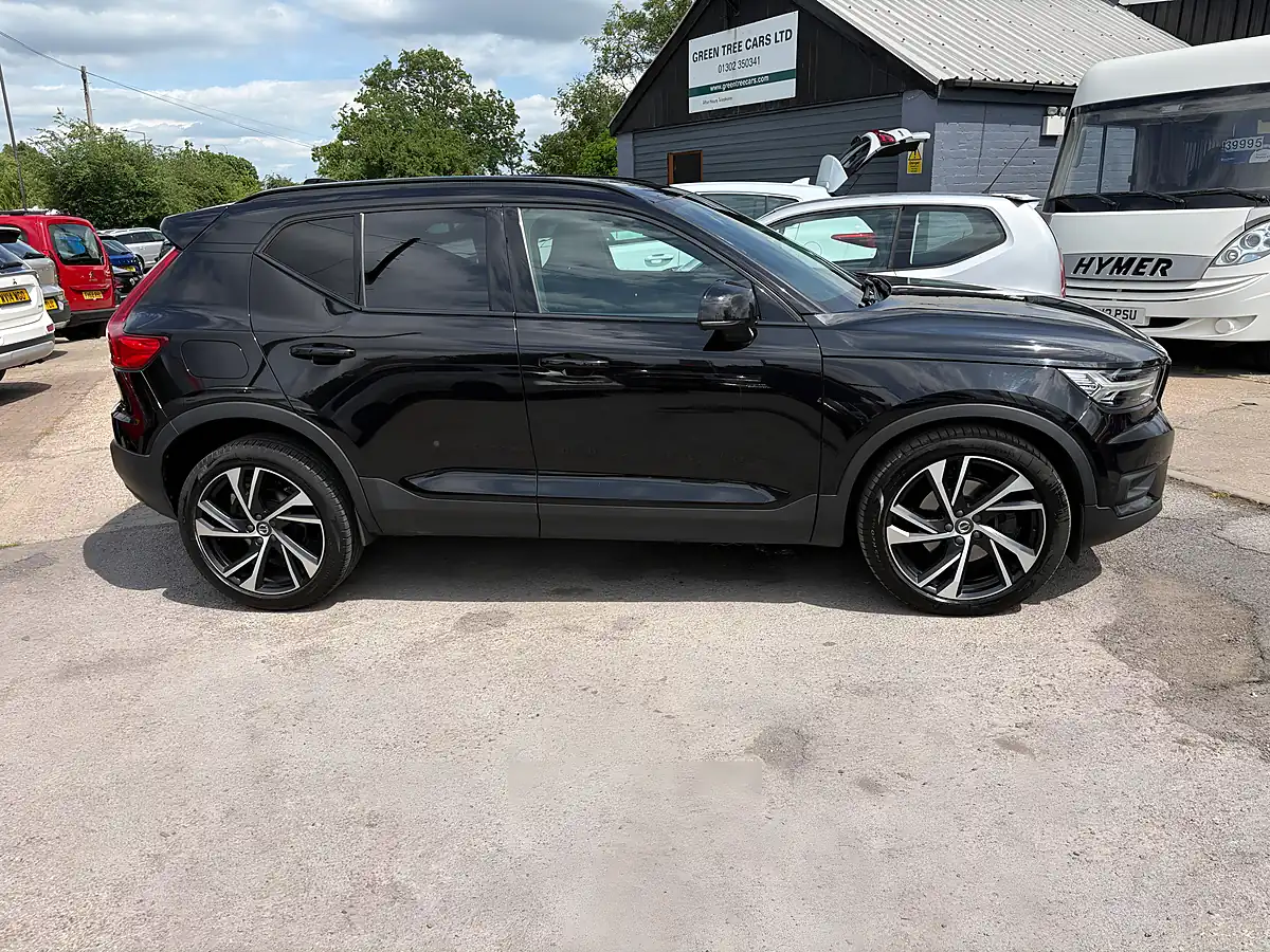 Used 2020 Volvo XC40 R-Design Pro Black - Interior and Exterior details 7